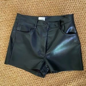 WILFRED Vegan Leather Shorts